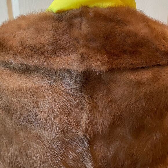 VINTAGE MINK STOLE IN FAWN COLOR BY BAMBERGER’S FUR SALON - Picture 7 of 10